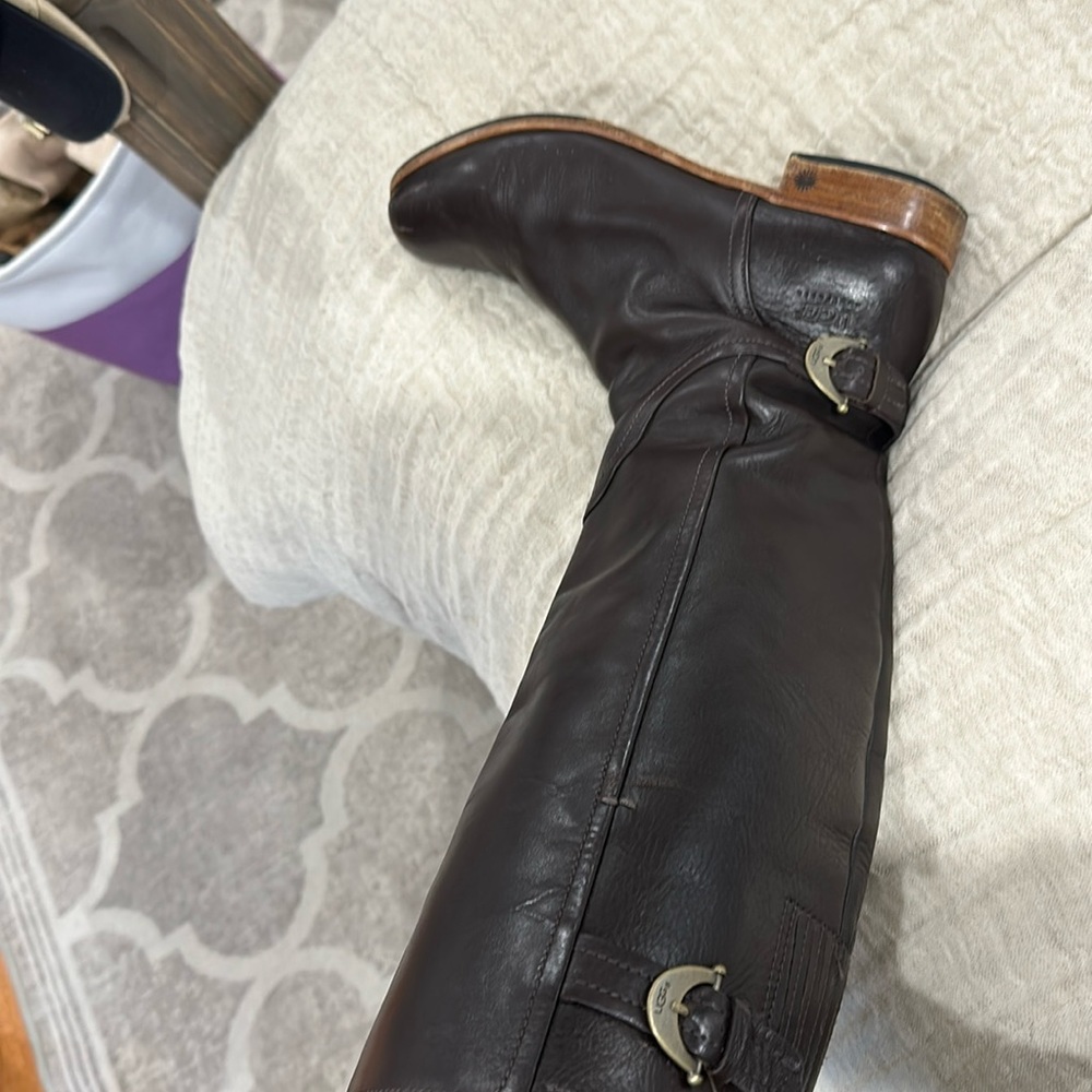 Ugg boots size 10